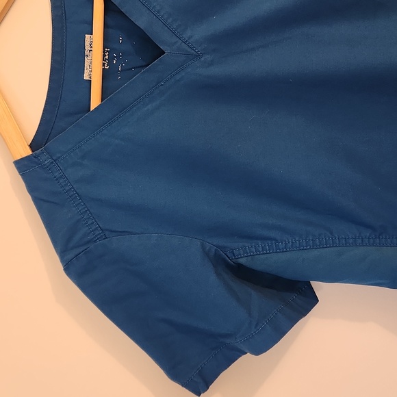 Stretch Sides Blue Scrub Top - Picture 2 of 2